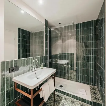 Studio Luxury Modern Apartment *