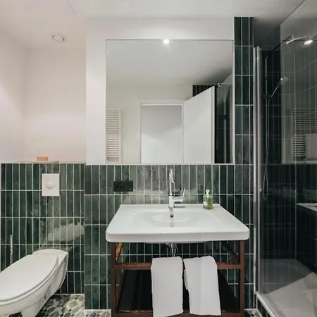 Studio Luxury Modern *